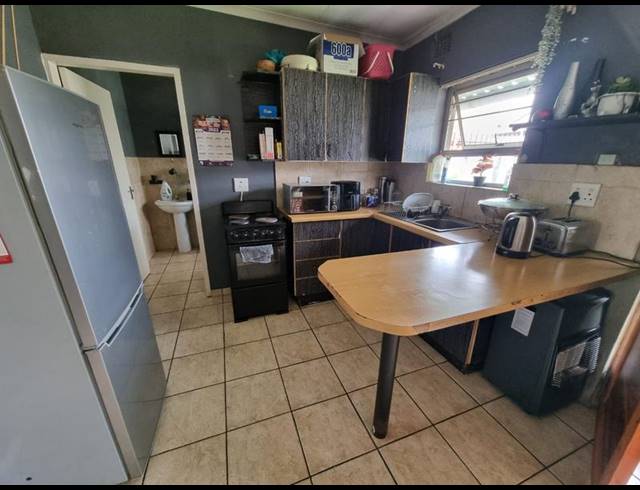 4 BEDROOM HOUSE FOR SALE IN ALBERTON NORTH